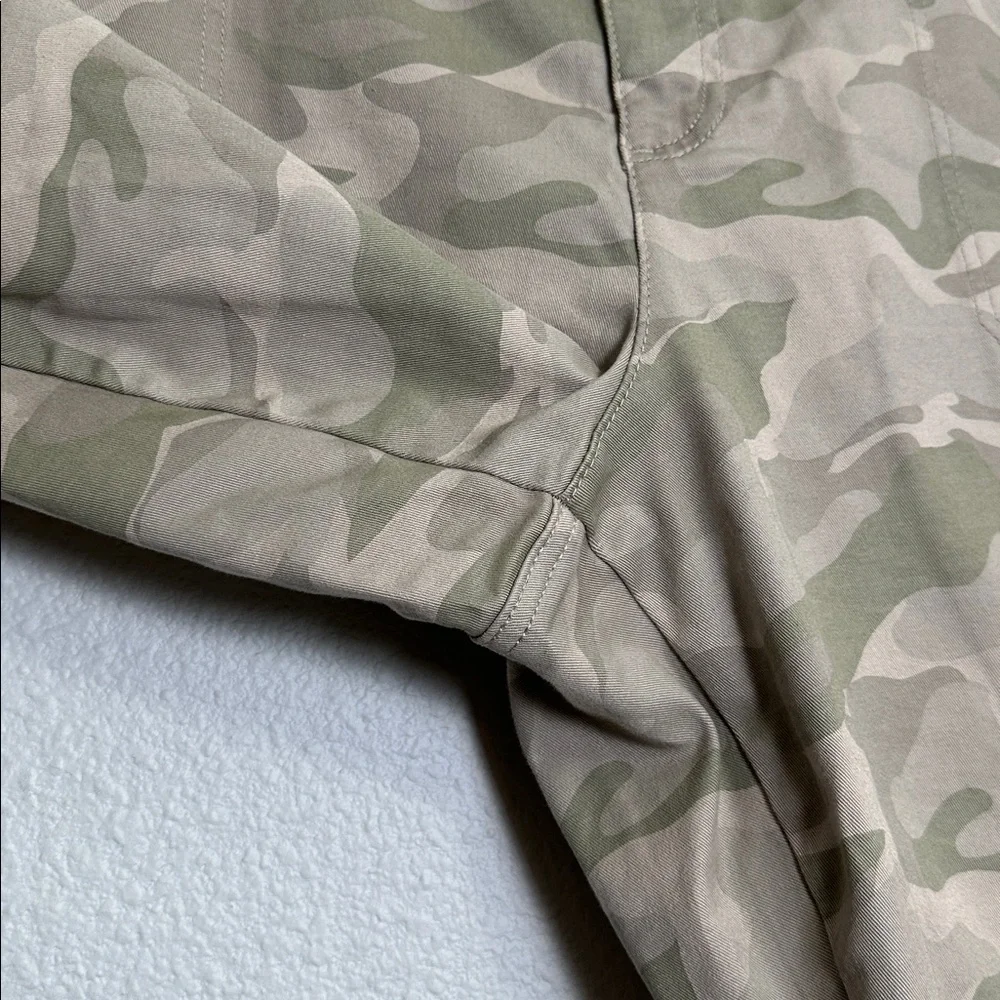 Torrid Sz 24 Women's Light Neutral Camouflage Cropped Pants - Picture 5 of 16